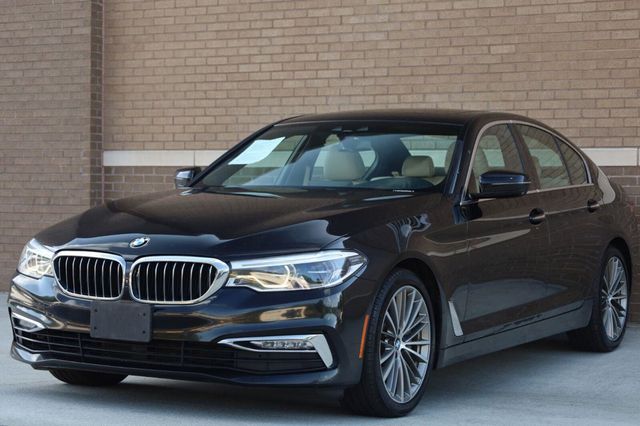 2017 BMW 5 Series 540i xDrive - 23069054 - 4