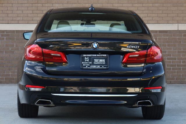 2017 BMW 5 Series 540i xDrive - 23069054 - 8