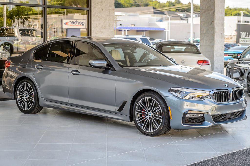 2017 BMW 5 Series 540i xDRIVE - M SPORT - NAV - BACKUP CAM - BLUETOOTH - GORGEOUS - 23007537 - 3