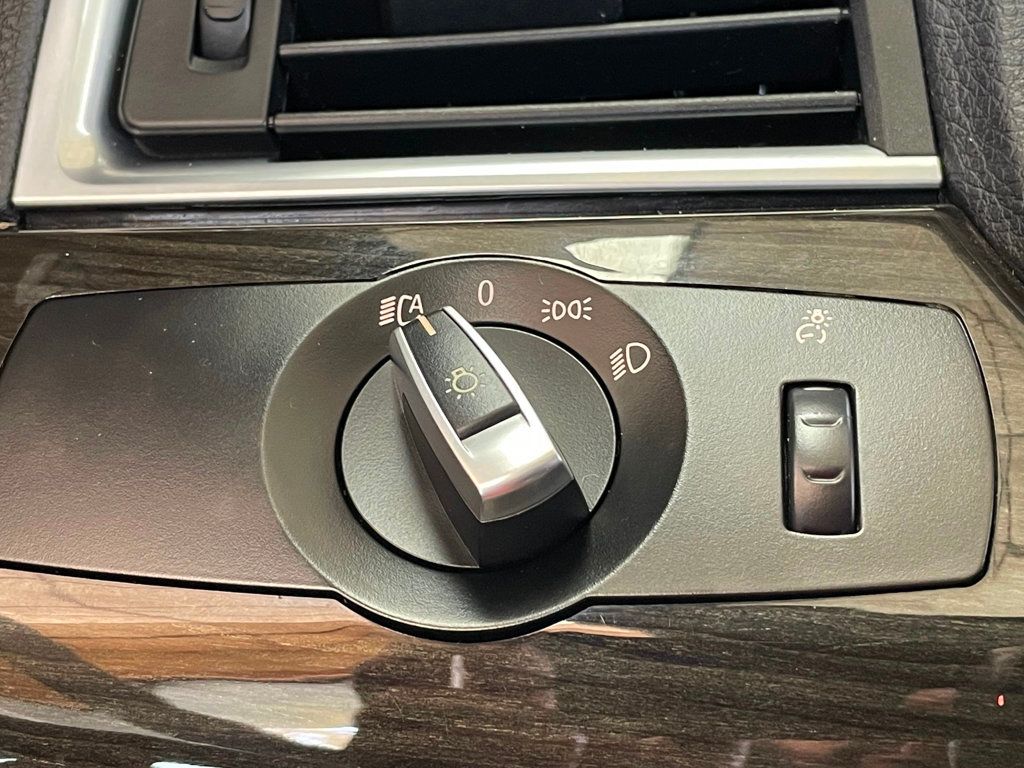 2017 BMW 5 Series 550i xDrive Gran Turismo - 22923003 - 37