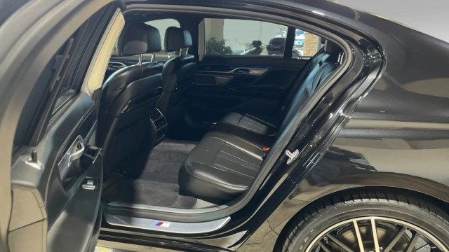 2017 BMW 7 Series 740i - 22983166 - 10