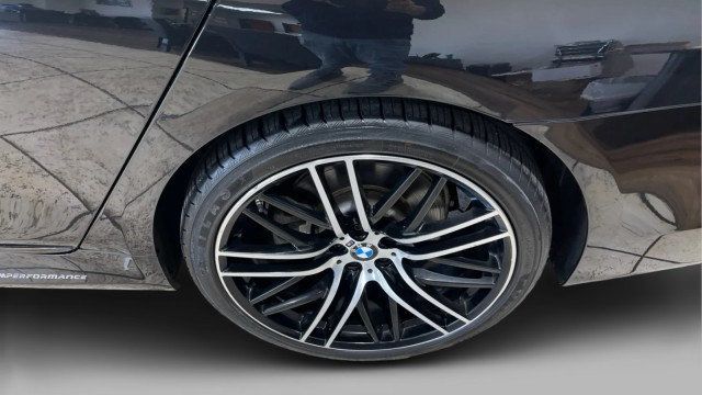 2017 BMW 7 Series 740i - 22983166 - 22