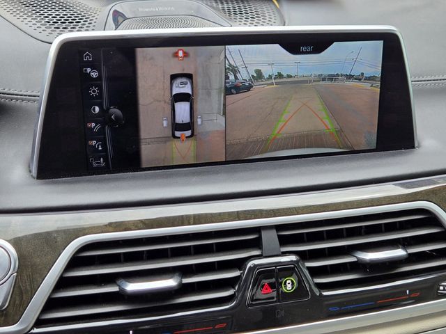 2017 BMW 7 Series 740i - 22923540 - 18