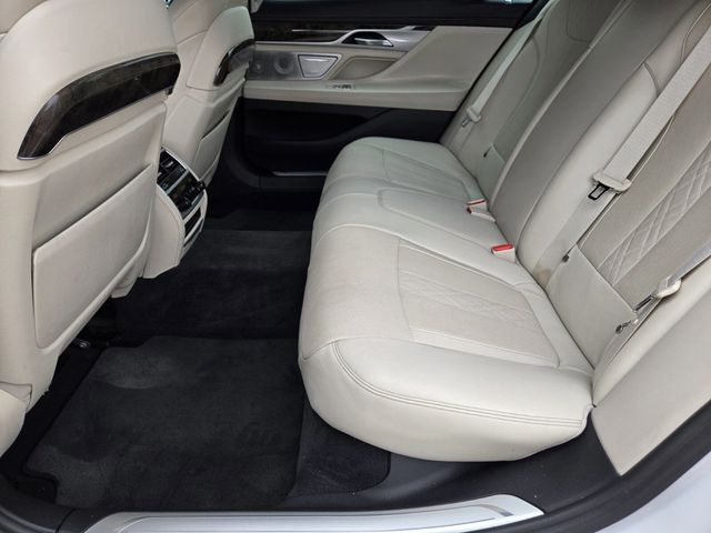 2017 BMW 7 Series 740i - 22923540 - 8