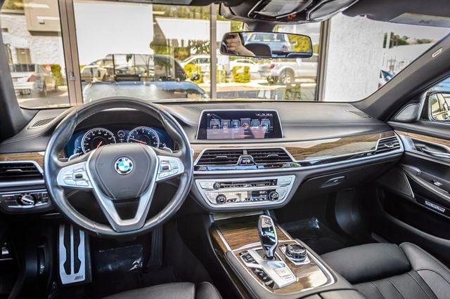 2017 BMW 7 Series 740i M SPORT - NAV - PANO ROOF - CARBON CORE - GORGEOUS - 23007540 - 25