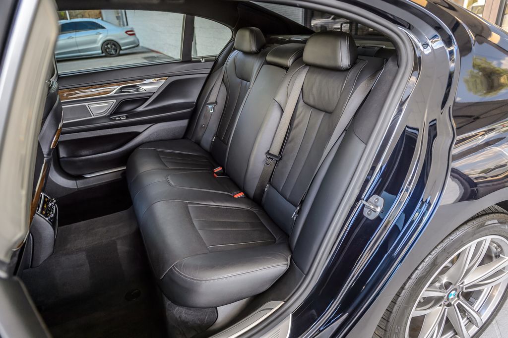 2017 BMW 7 Series 740i M SPORT - NAV - PANO ROOF - CARBON CORE - GORGEOUS - 23007540 - 46