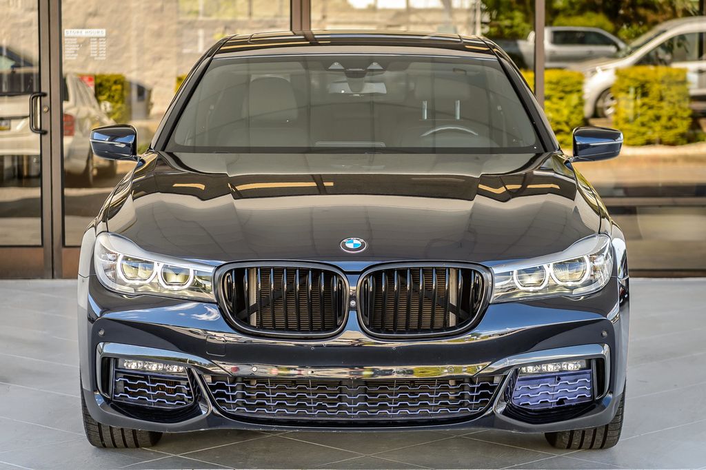 2017 BMW 7 Series 740i M SPORT - NAV - PANO ROOF - CARBON CORE - GORGEOUS - 23007540 - 4