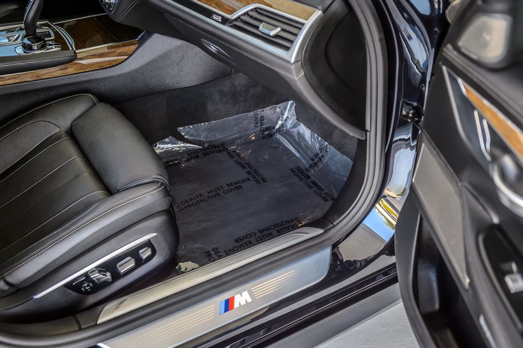 2017 BMW 7 Series 740i M SPORT - NAV - PANO ROOF - CARBON CORE - GORGEOUS - 23007540 - 52