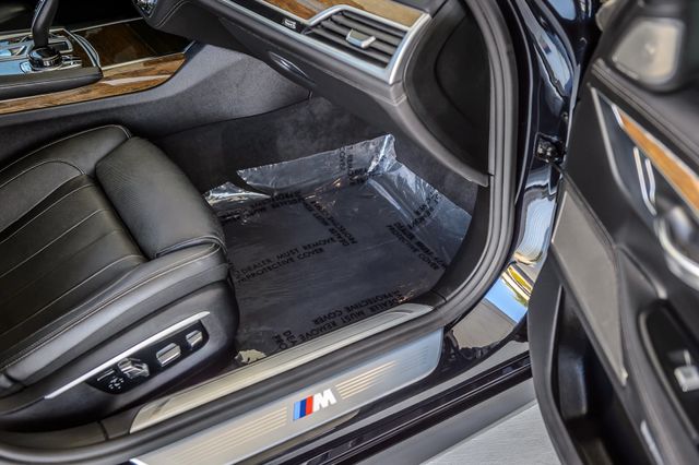 2017 BMW 7 Series 740i M SPORT - NAV - PANO ROOF - CARBON CORE - GORGEOUS - 23007540 - 52