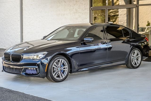 2017 BMW 7 Series 740i M SPORT - NAV - PANO ROOF - CARBON CORE - GORGEOUS - 23007540 - 5