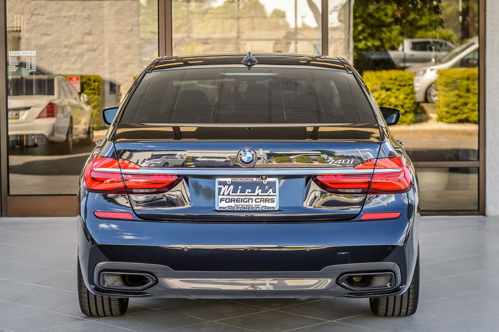 2017 BMW 7 Series 740i M SPORT - NAV - PANO ROOF - CARBON CORE - GORGEOUS - 23007540 - 7