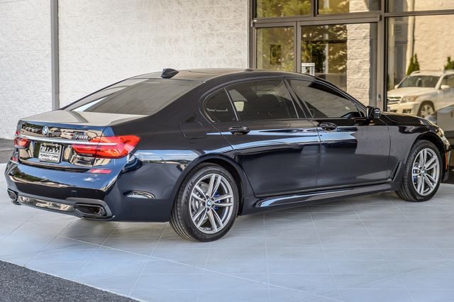 2017 BMW 7 Series 740i M SPORT - NAV - PANO ROOF - CARBON CORE - GORGEOUS - 23007540 - 8