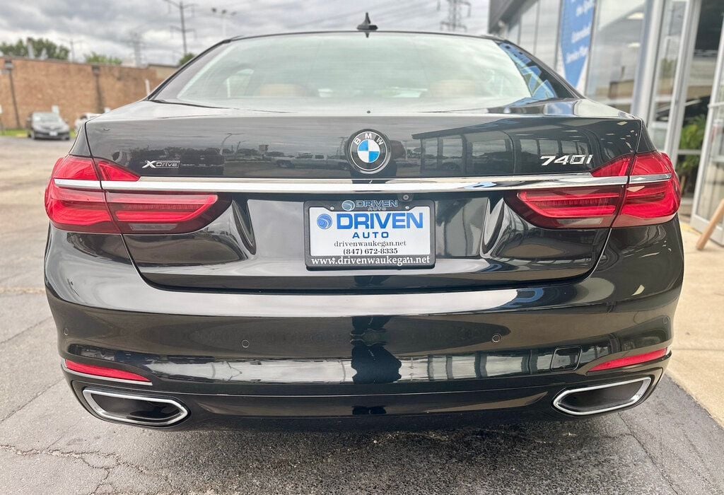 2017 BMW 7 Series 740i xDrive - 22535287 - 43