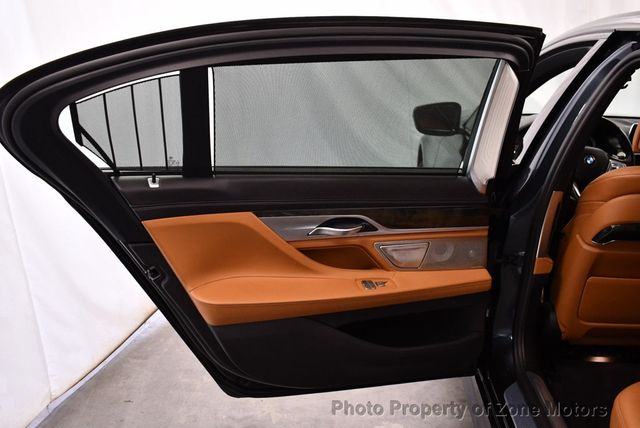 2017 BMW 7 Series 750i - 22508579 - 25