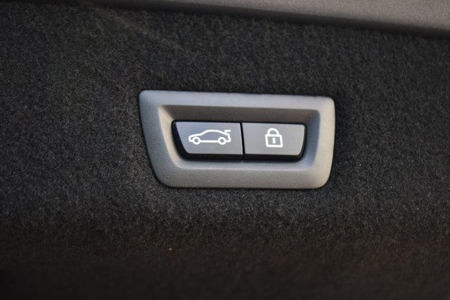 2017 BMW 7 Series 750i xDrive - 22854199 - 10