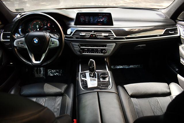 2017 BMW 7 Series 750i xDrive - 22854199 - 28