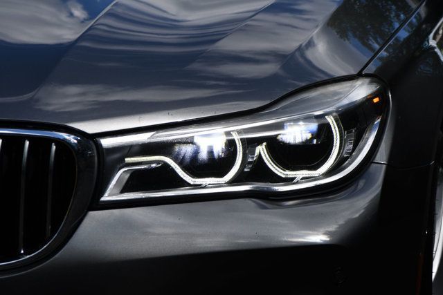 2017 Bmw 750i / B7 xDrive photo 4