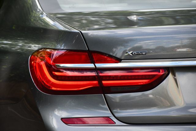 2017 BMW 7 Series 750i xDrive - 22854199 - 5