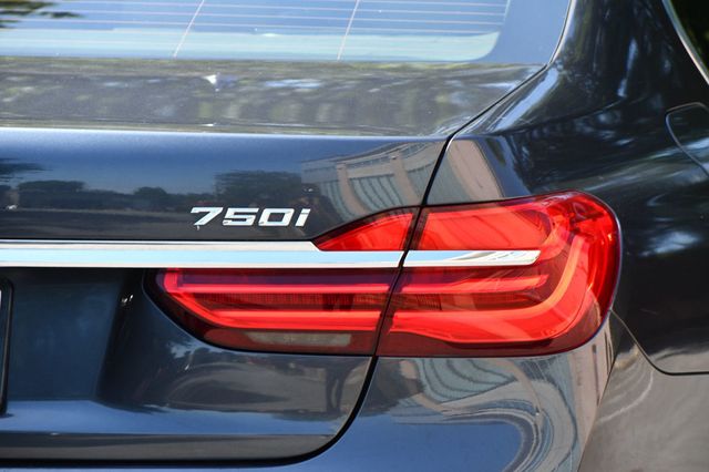 2017 BMW 7 Series 750i xDrive - 22870738 - 13