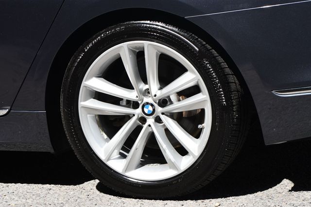 2017 BMW 7 Series 750i xDrive - 22870738 - 17