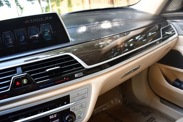 2017 BMW 7 Series 750i xDrive - 22870738 - 36