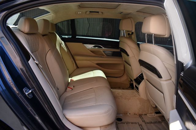 2017 BMW 7 Series 750i xDrive - 22870738 - 37