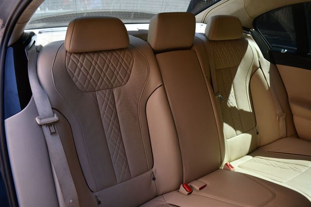 2017 BMW 7 Series 750i xDrive - 22870738 - 38