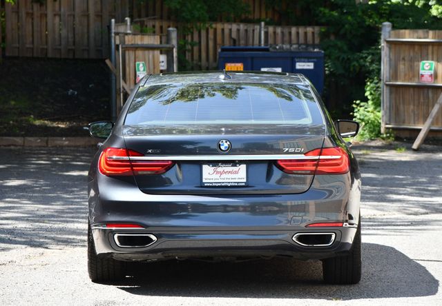 2017 BMW 7 Series 750i xDrive - 22870738 - 7