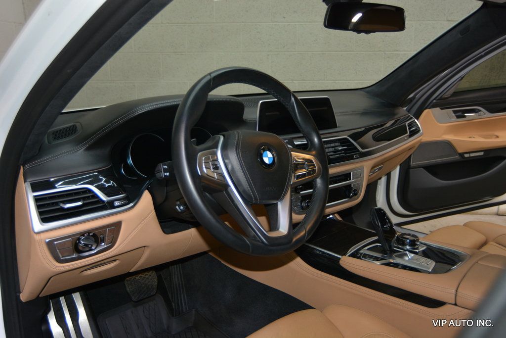 2017 BMW 7 Series 750i xDrive - 23035619 - 10