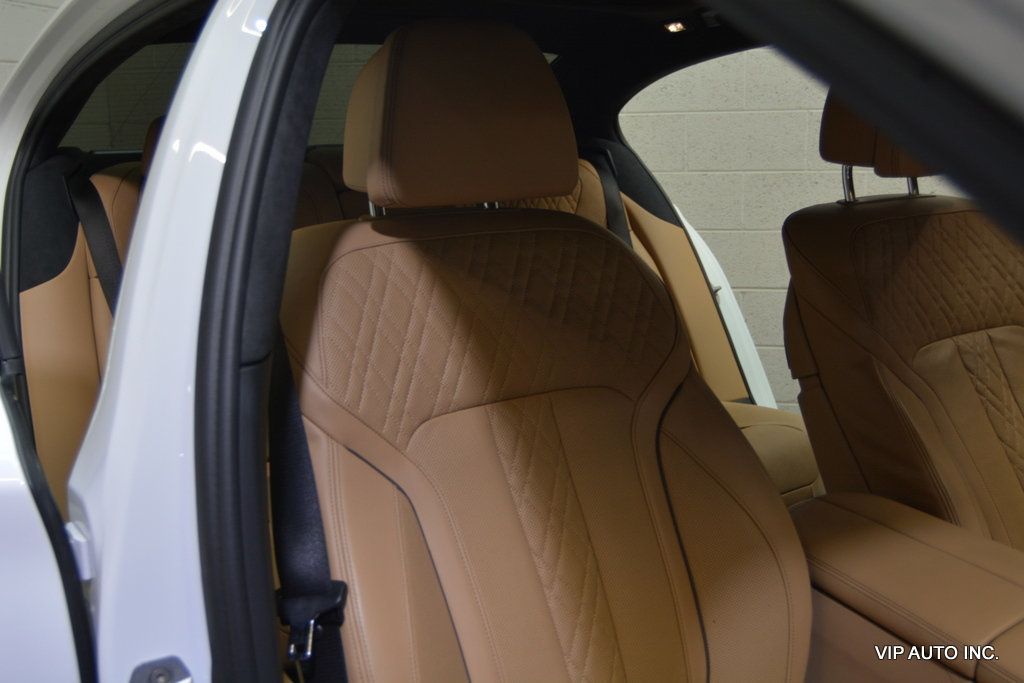 2017 BMW 7 Series 750i xDrive - 23035619 - 17
