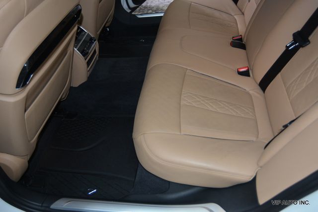 2017 BMW 7 Series 750i xDrive - 23035619 - 26