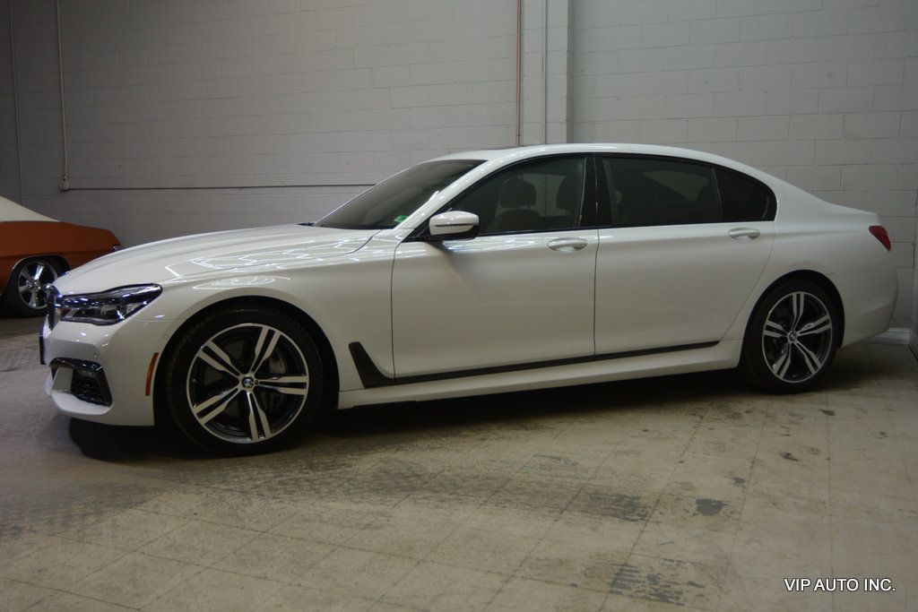 2017 BMW 7 Series 750i xDrive - 23035619 - 29