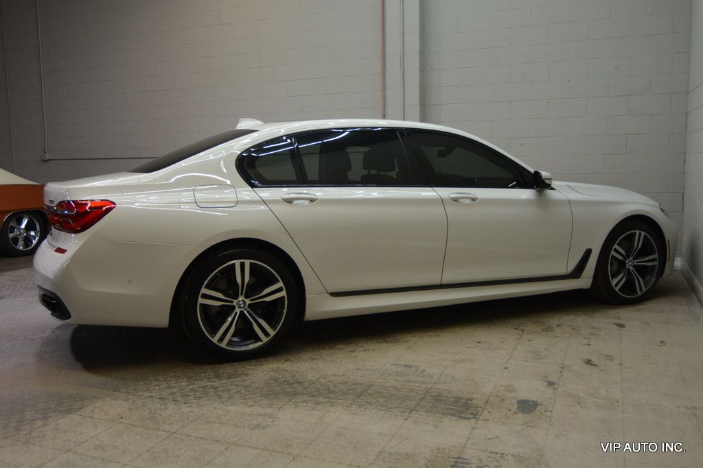 2017 BMW 7 Series 750i xDrive - 23035619 - 31