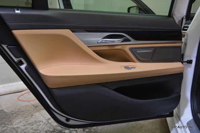 2017 BMW 7 Series 750i xDrive - 23035619 - 8