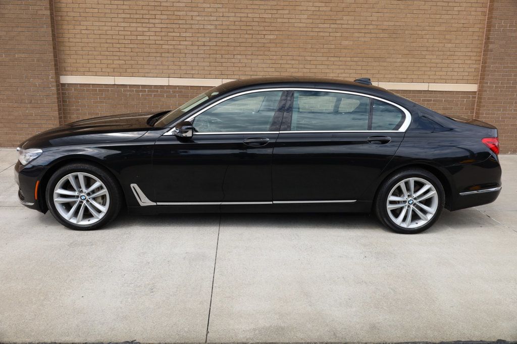 2017 Bmw 750i / B7 xDrive photo 3