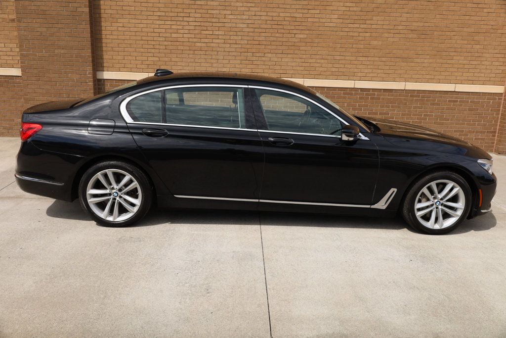 2017 Bmw 750i / B7 xDrive photo 4