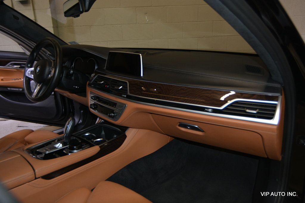 2017 BMW 7 Series M760i xDrive - 22940991 - 11