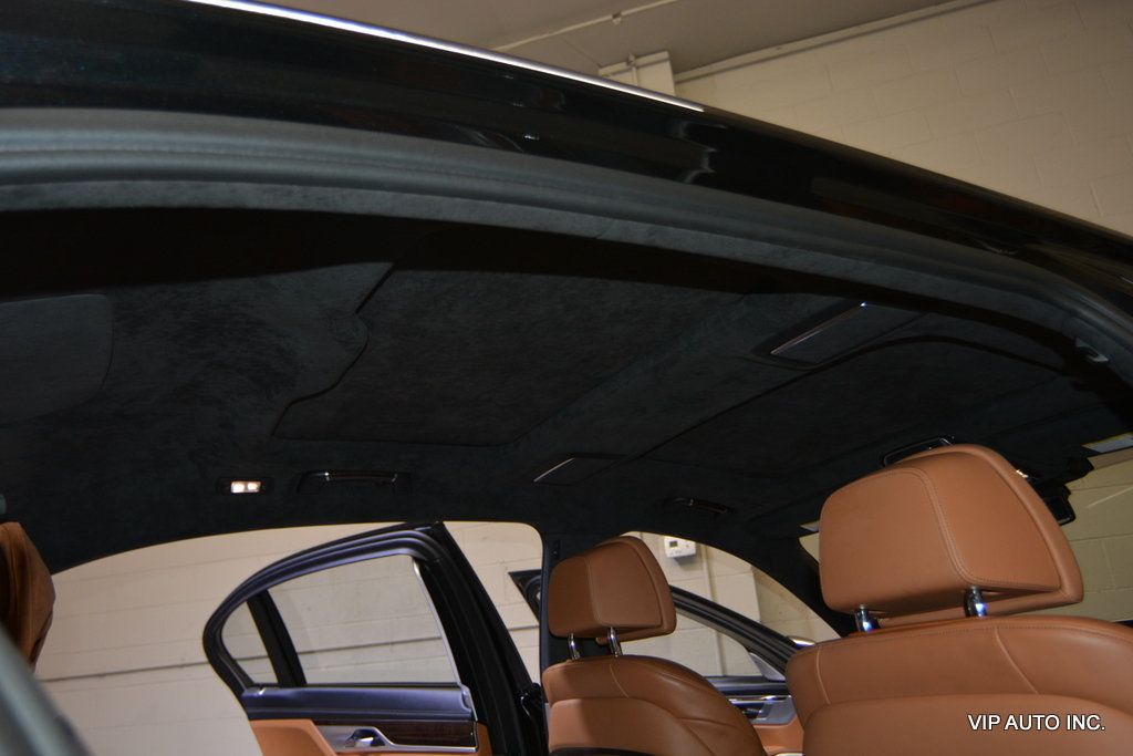 2017 BMW 7 Series M760i xDrive - 22940991 - 14