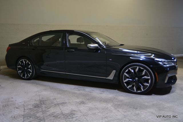 2017 BMW 7 Series M760i xDrive - 22940991 - 28