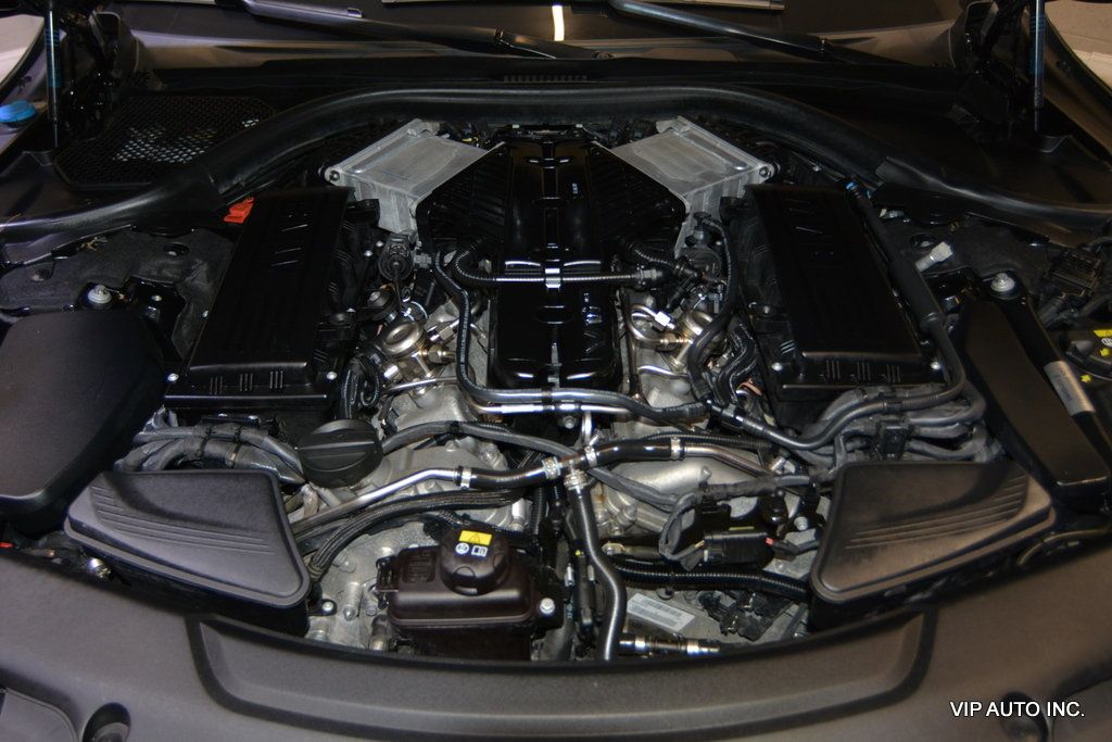 2017 BMW 7 Series M760i xDrive - 22940991 - 33