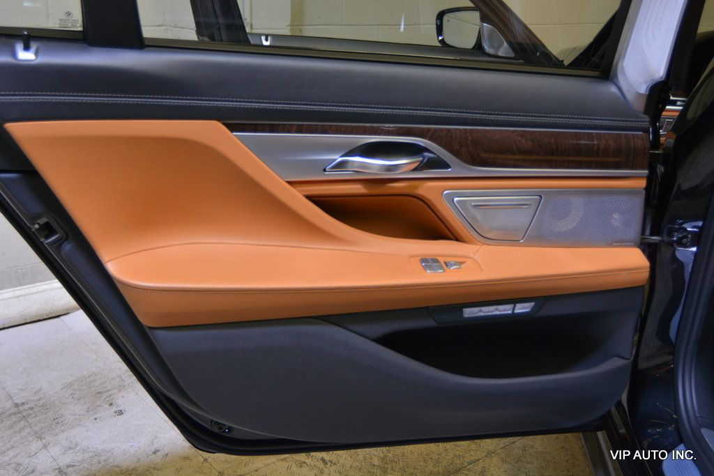 2017 BMW 7 Series M760i xDrive - 22940991 - 8