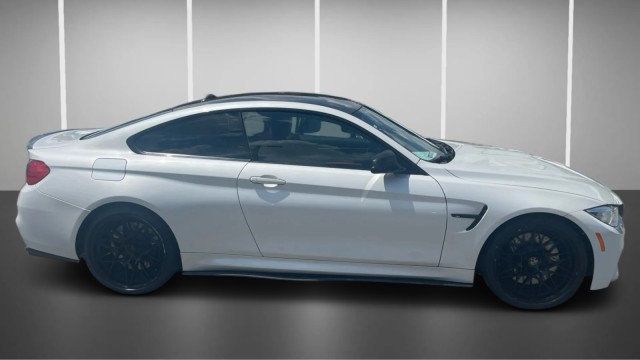 2017 BMW M4 2dr Coupe - 23051470 - 2