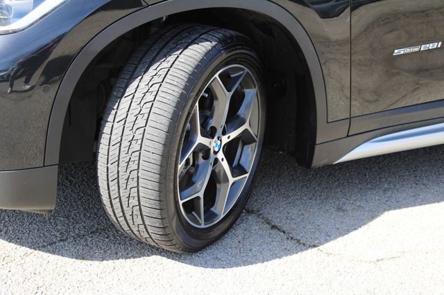 2017 BMW X1 sDrive28i - 22983884 - 24