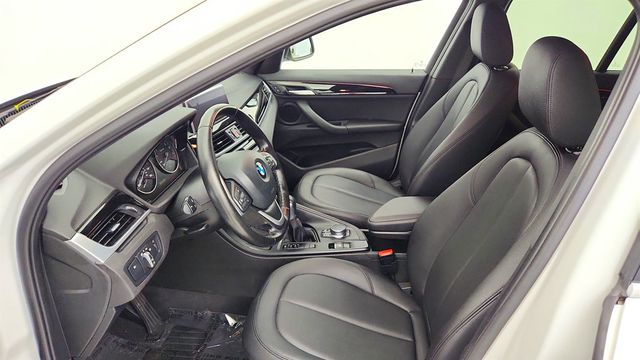 2017 BMW X1 sDrive28i SAV w/ w/ Technology Package & 19'' Wheels - 23026778 - 18