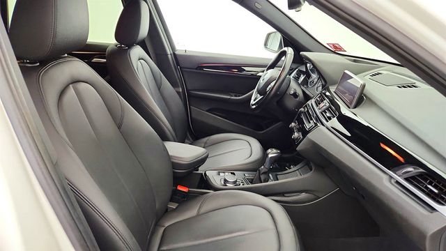 2017 BMW X1 sDrive28i SAV w/ w/ Technology Package & 19'' Wheels - 23026778 - 22