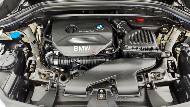 2017 BMW X1 sDrive28i SAV w/ w/ Technology Package & 19'' Wheels - 23026778 - 25