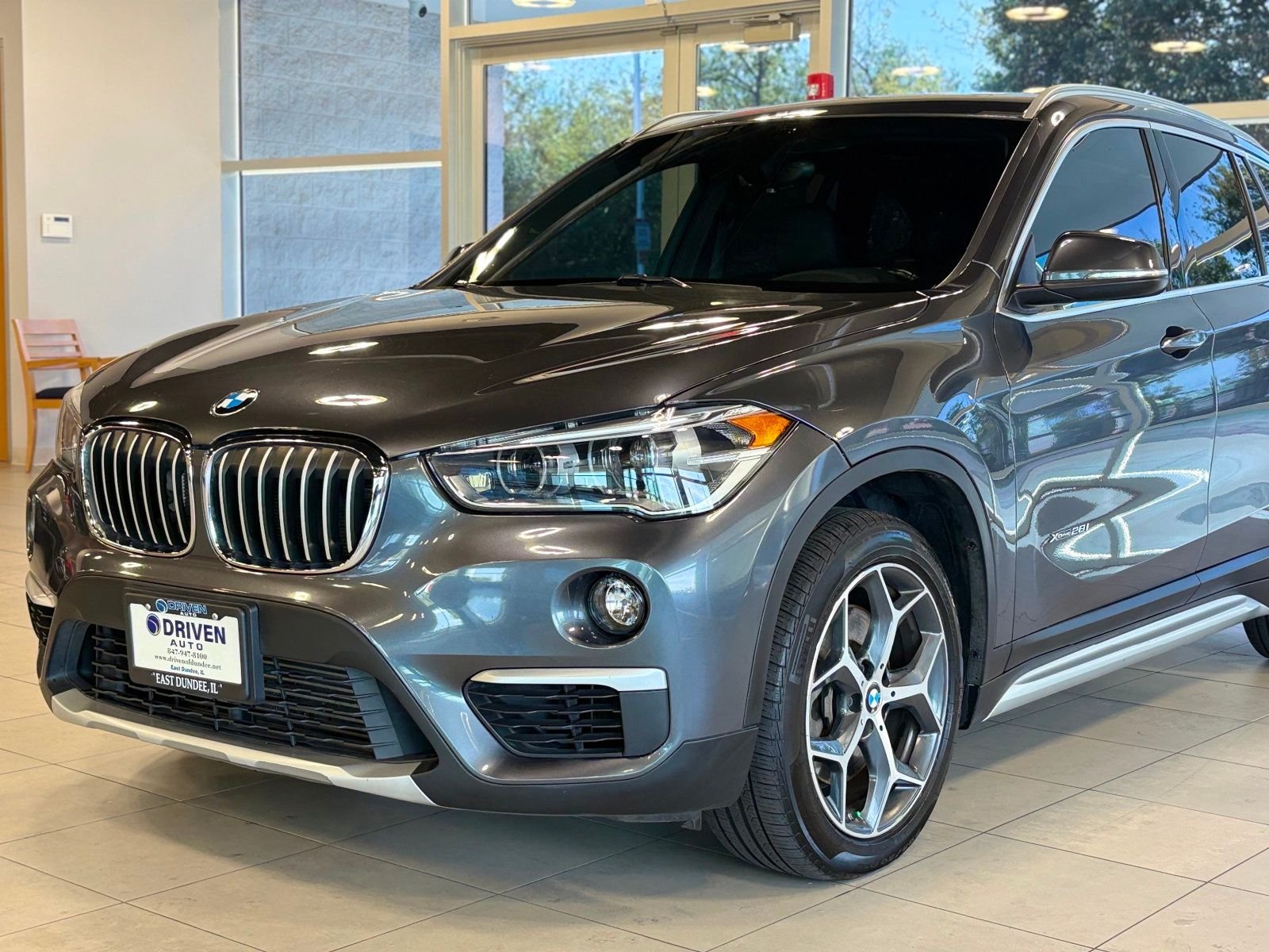 2017 Bmw X1 xDrive28i SAV photo 2