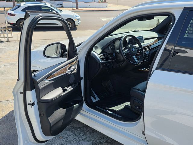 2017 BMW X5 xDrive35i Sports Activity Vehicle - 22922846 - 54