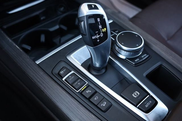 2017 BMW X5 xDrive35i Sports Activity Vehicle - 22935928 - 44