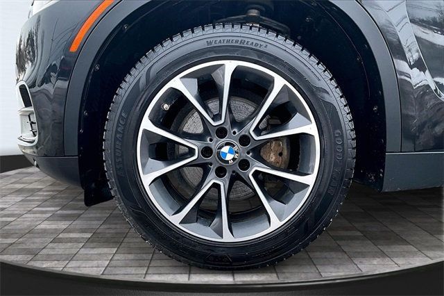 2017 BMW X5 xDrive35i Sports Activity Vehicle - 22977321 - 35